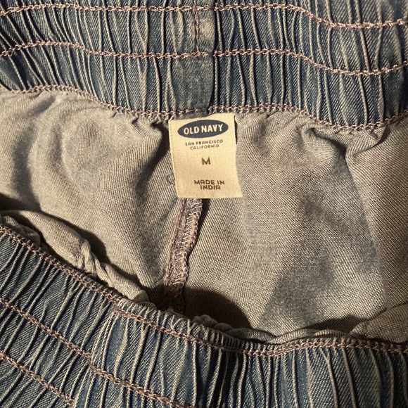 Old Navy Chambray Soft Ocean Blue Shorts! Size M! SUPER SOFT🔥 - Picture 3 of 5